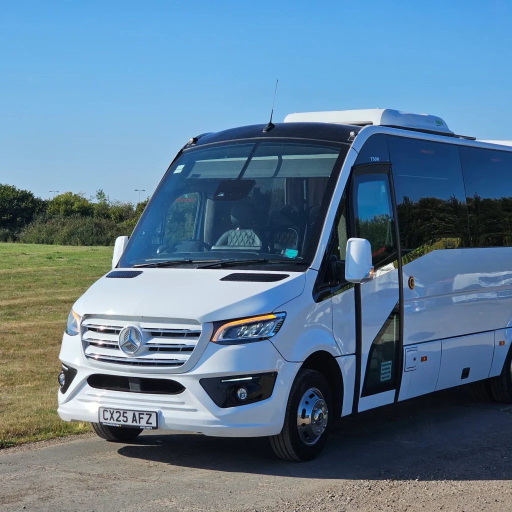 Family and group day trip minibus hire service